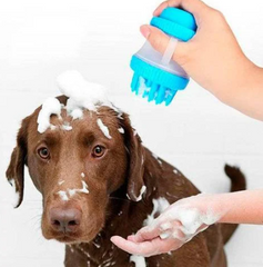 Силіконова щітка для купання тварин Cleaning Device The Gentle Dog Washer з відсіком – дозатором шампуню
