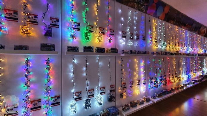 Светодиодная гирлянда 300LED тёплый свет на черном проводе ∙ Уличная разноцветная гирлянда на черном каучуковом проводе