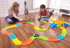 Детский набор MAGIC TRACKS 360 Mega Set Гибкая игрушечная дорога - автотрек конструктор + 2 машинки